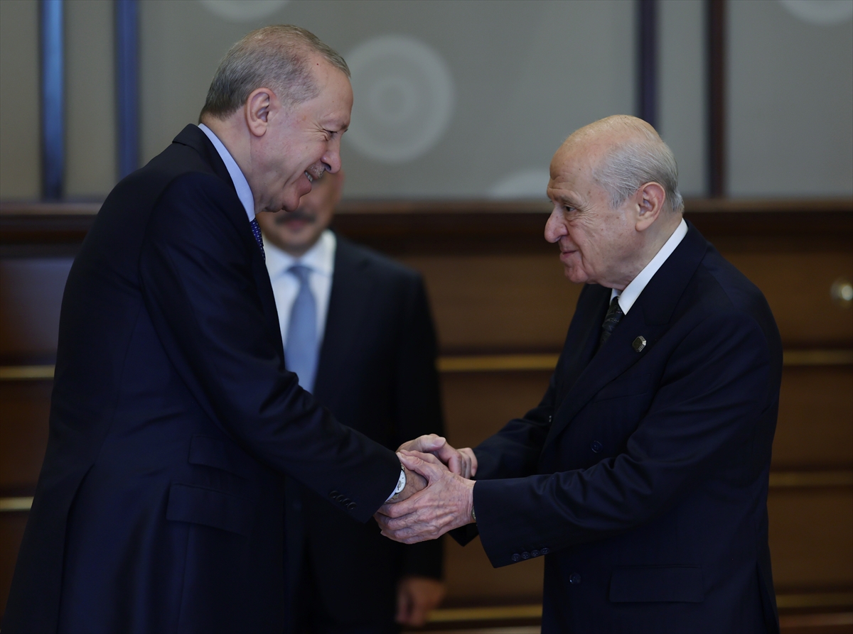 Cumhurbaşkanı Erdoğan: Bahçeli'yi Külliye'de kabul etti