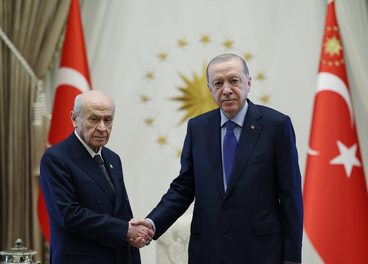 Cumhurbaşkanı Erdoğan: Bahçeli'yi Külliye'de kabul etti