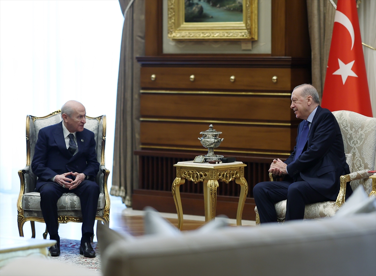 Cumhurbaşkanı Erdoğan: Bahçeli'yi Külliye'de kabul etti
