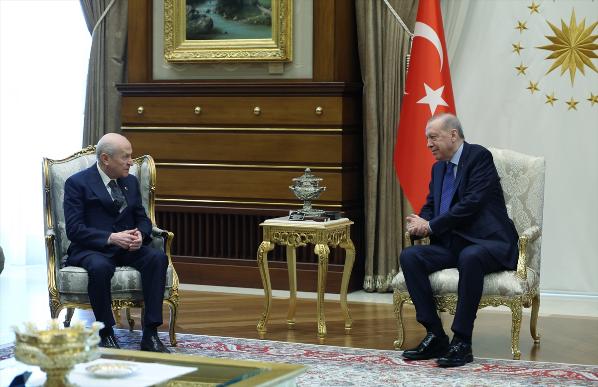 Cumhurbaşkanı Erdoğan: Bahçeli'yi Külliye'de kabul etti