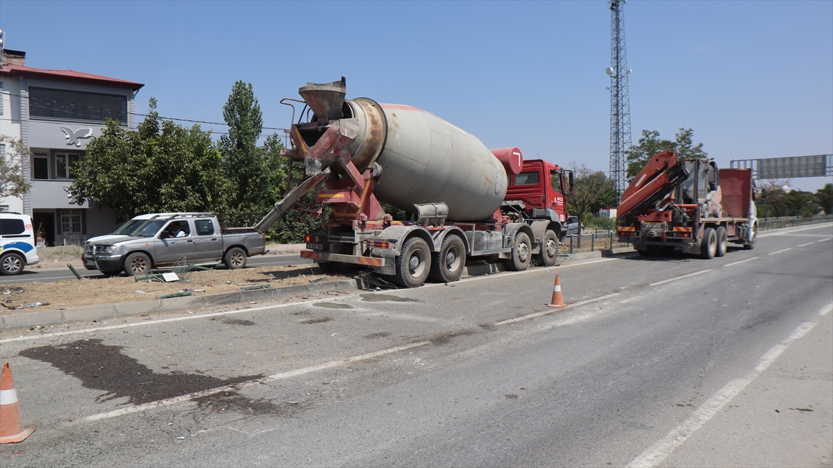 Iğdır'da zincirleme trafik kazası: Biri ağır 4 kişi yaralandı