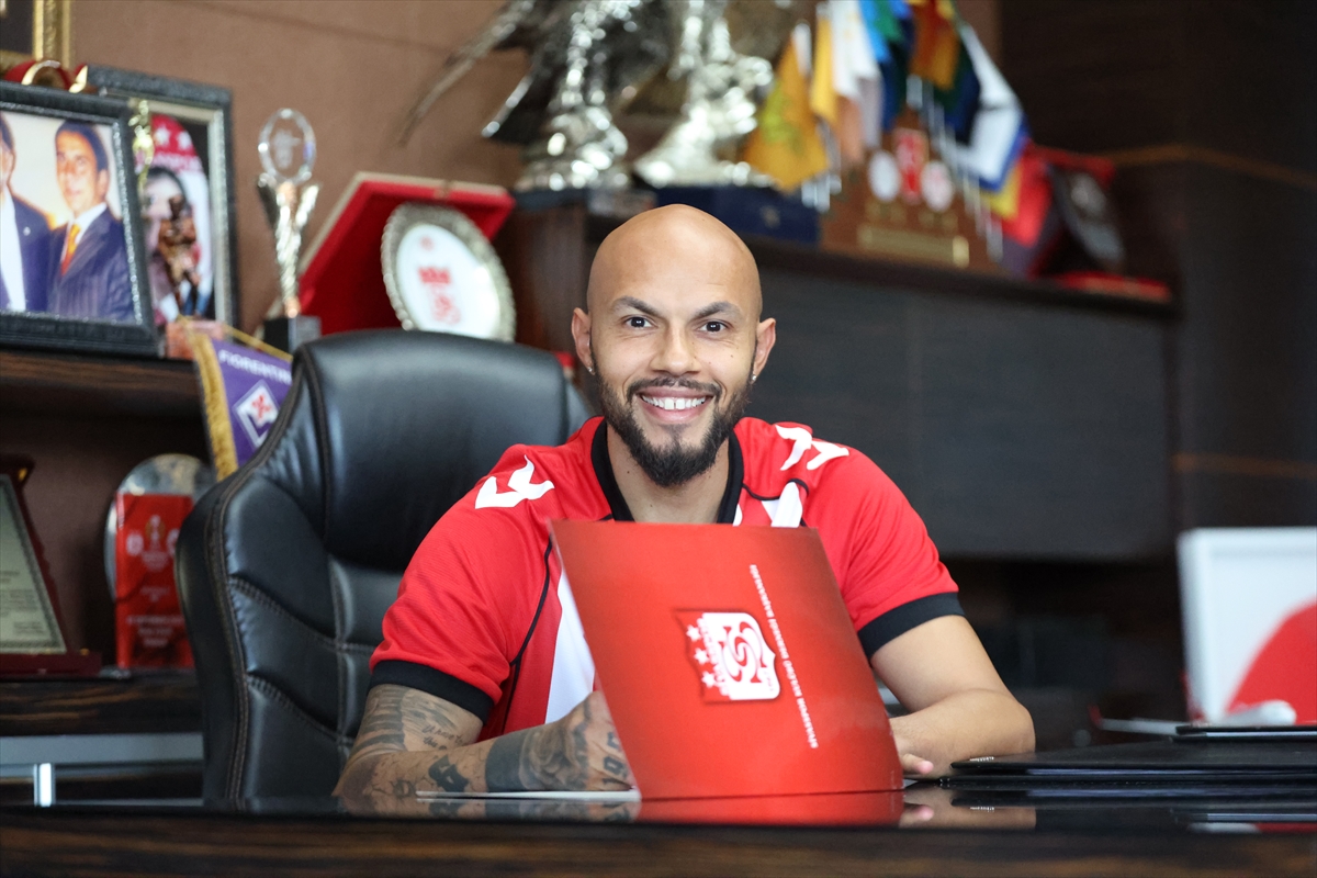 Sivasspor: Transfer tahtası açıldı, 4 isim kadroda