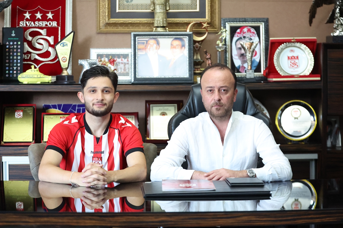 Sivasspor: Transfer tahtası açıldı, 4 isim kadroda