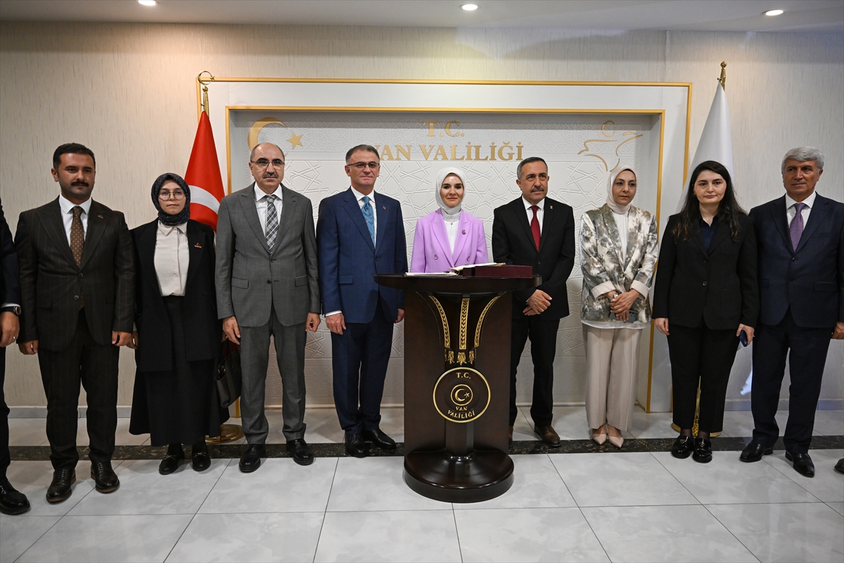 Aile ve Sosyal Hizmetler Bakanı Göktaş Van'da ziyaretlerde bulundu
