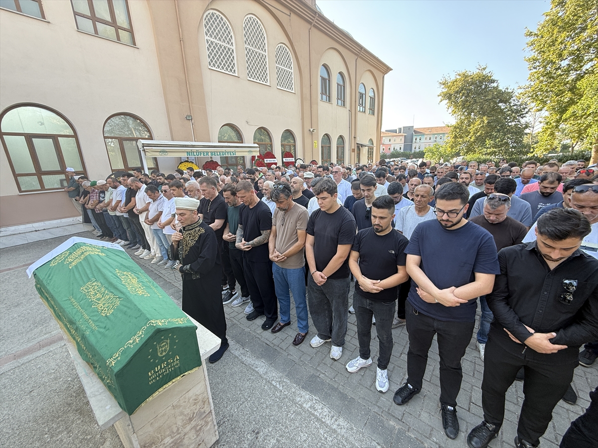 Serdar Aziz'in babası Sadri Aziz son yolculuğuna uğurlandı