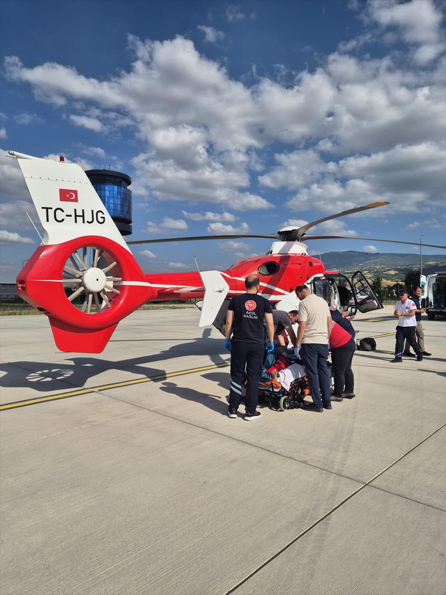 Tokat'ta ambulans helikopter: 78 yaşındaki hasta Konya'ya sevk edildi