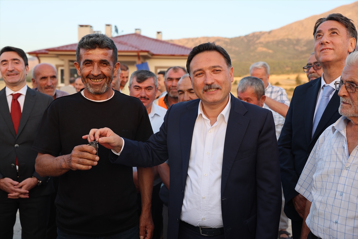 Kayseri'de Depremzedeler İçin Yapılan 15 Konut Teslim Edildi