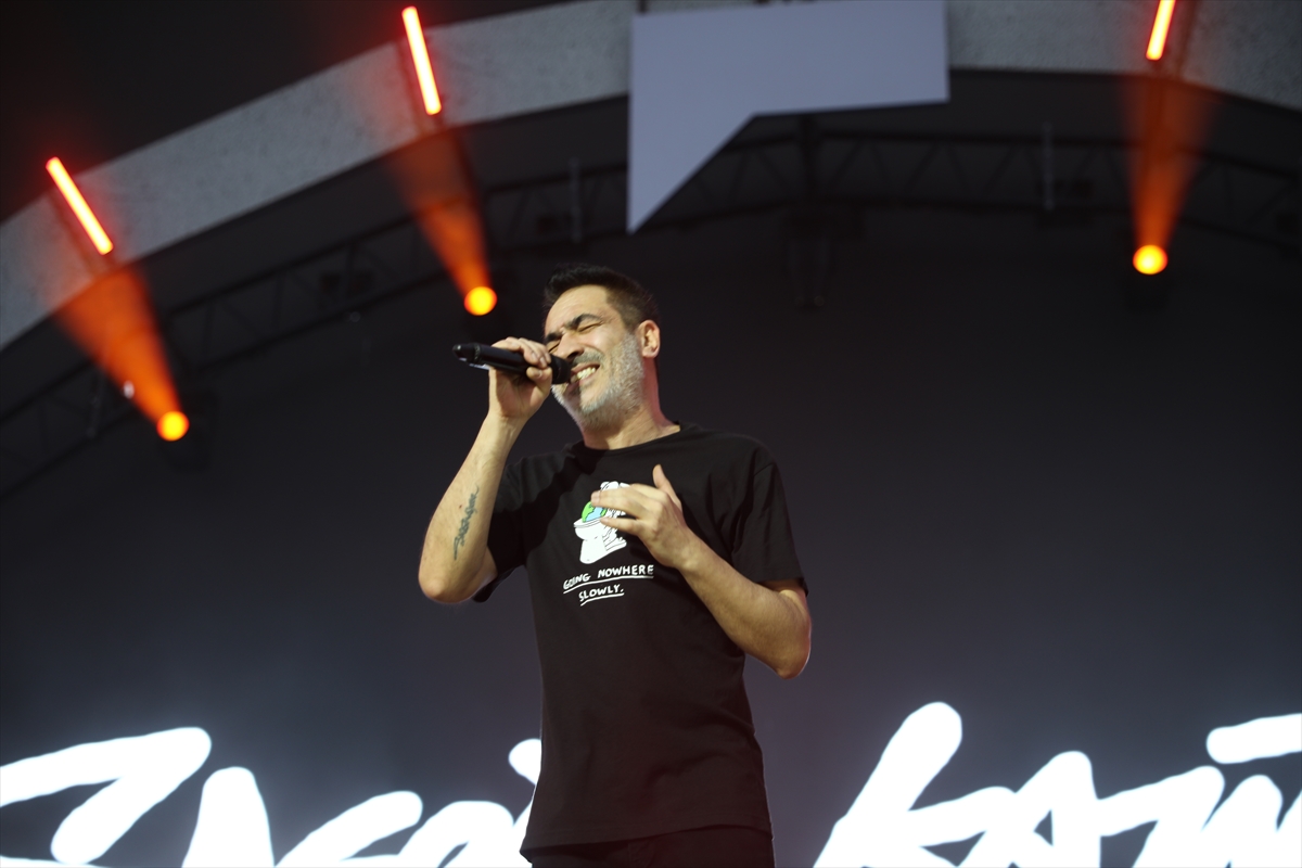 İstanbul Festivali: Sagopa Kajmer ve maNga sahne aldı
