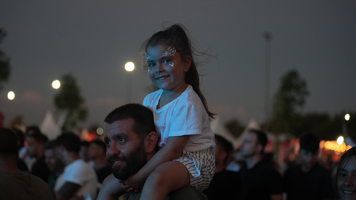İstanbul Festivali: Sagopa Kajmer ve maNga sahne aldı