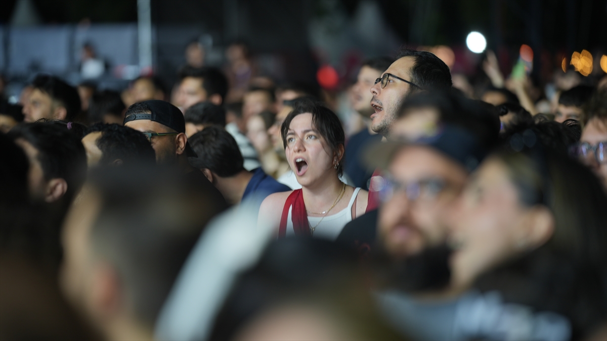 İstanbul Festivali: Sagopa Kajmer ve maNga sahne aldı