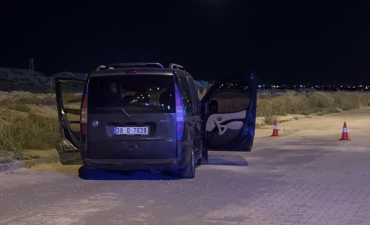 Niğde Bor'da park halindeki araçta bir kişi ölü bulundu