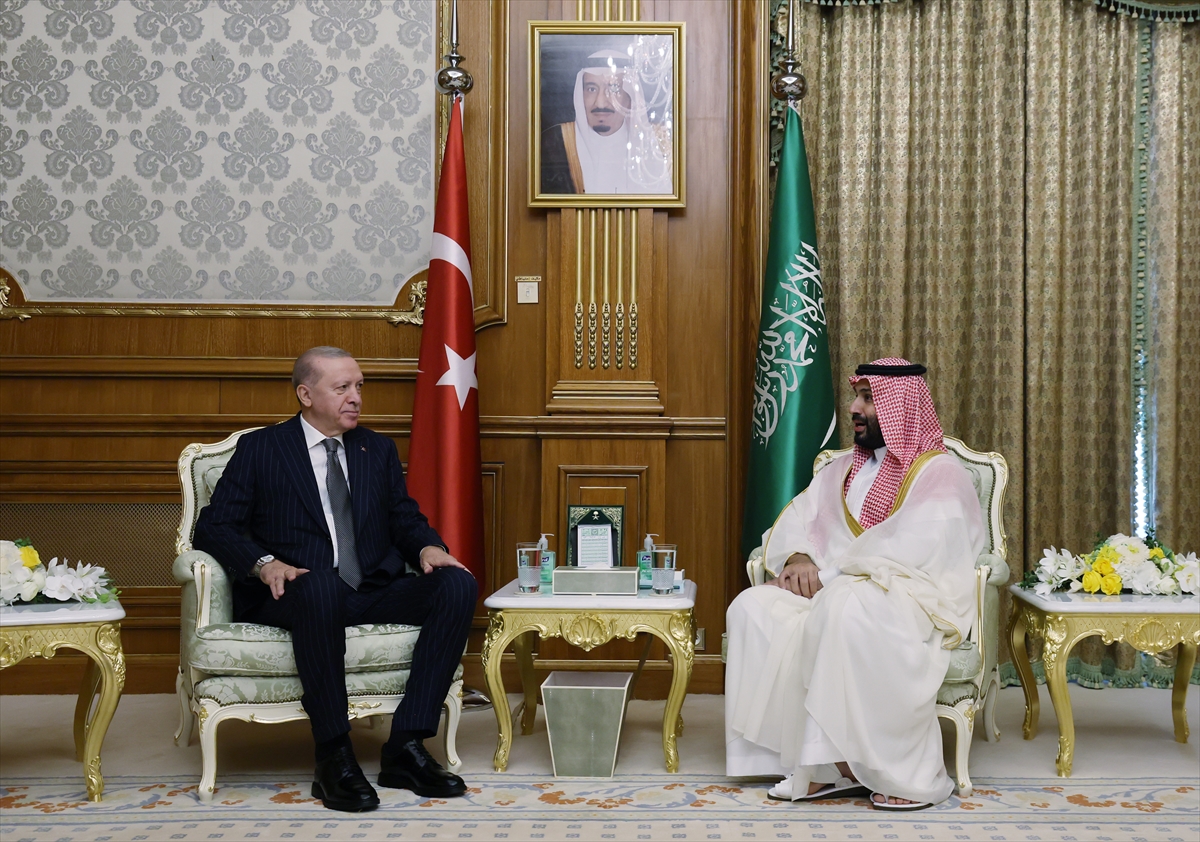 Cumhurbaşkanı Erdoğan, Suudi Arabistan Veliaht Prensi Bin Selman ile bir araya geldi