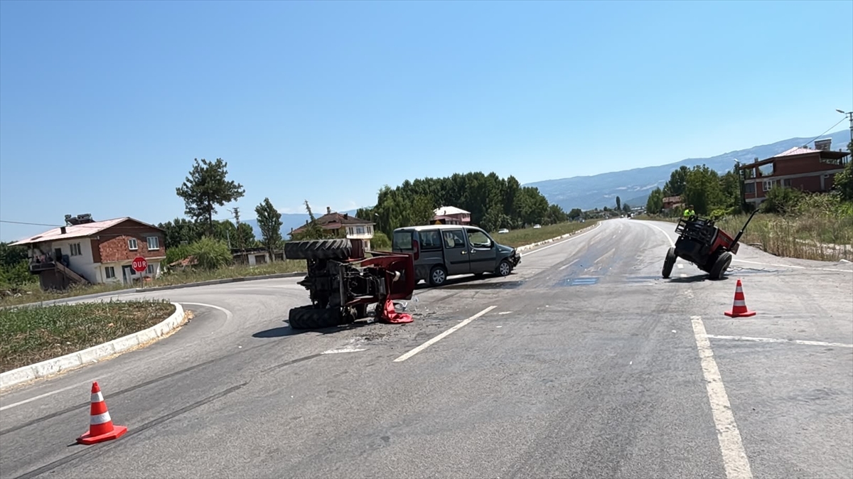 Tokat Niksar'da kaza: 5 kişi yaralandı, birinin durumu ciddi