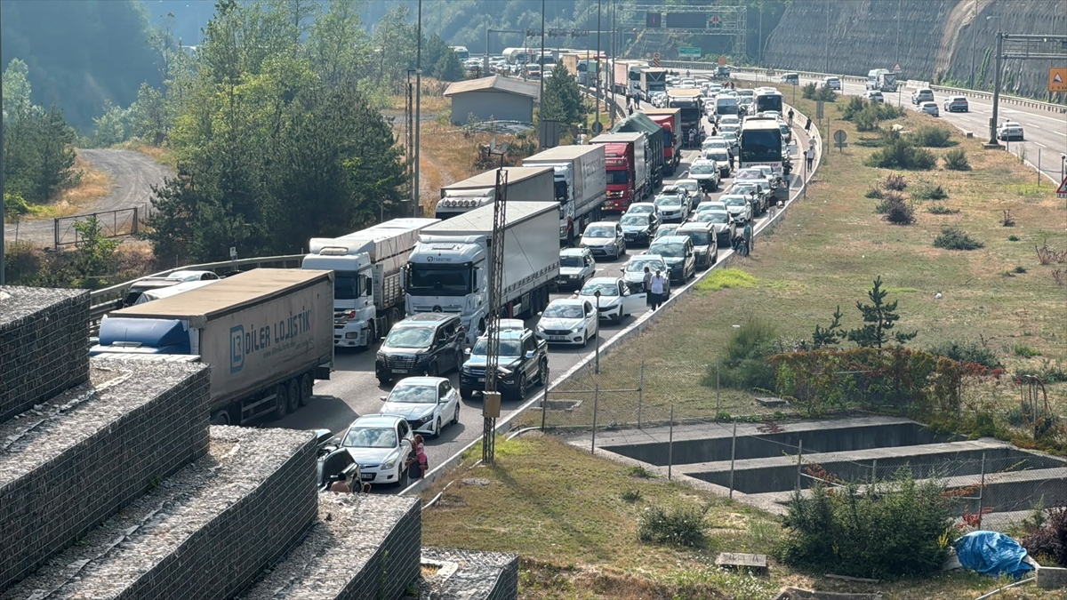 Bolu Dağı Tüneli'nde yangın sonrası Ankara yönü ulaşıma açıldı