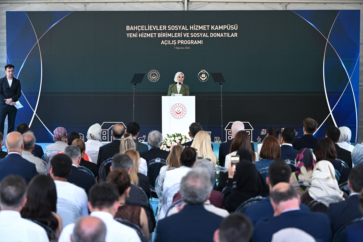 Bakan Göktaş, Bahçelievler Sosyal Hizmet Kampüsü'ndeki açılış programına katıldı: