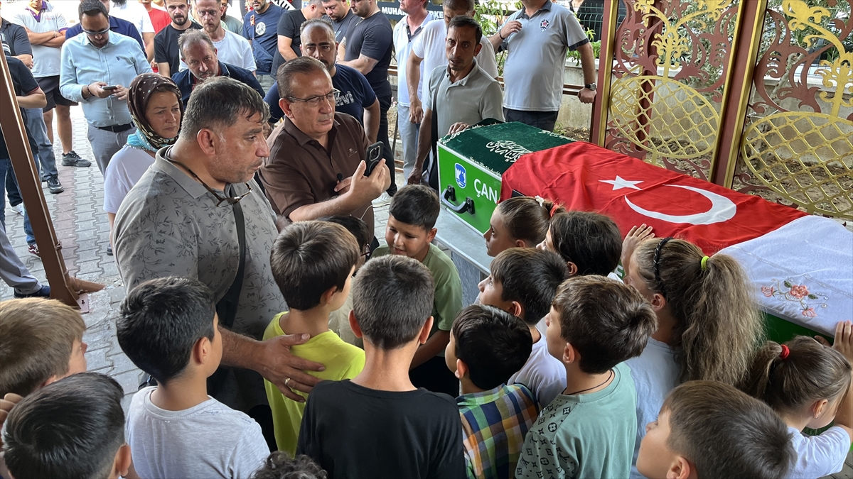 Çanakkale: 9 yaşındaki Yusuf Talha'ya arkadaşlarından veda