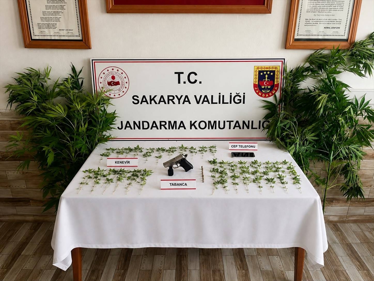 Sakarya'da uyuşturucu operasyonları: 3 zanlı tutuklandı