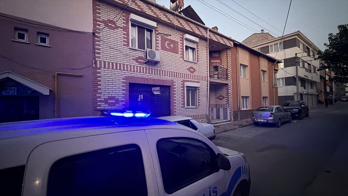 Eskişehir'de kötü kokular gelen evde bir kişi ölü bulundu