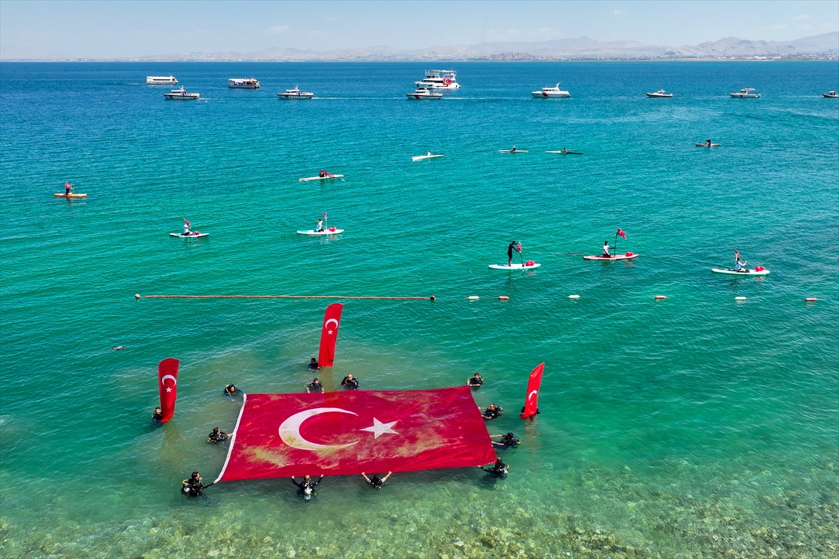 Van Denizi Su Sporları Festivali başladı: Terörsüz Türkiye vurgusu