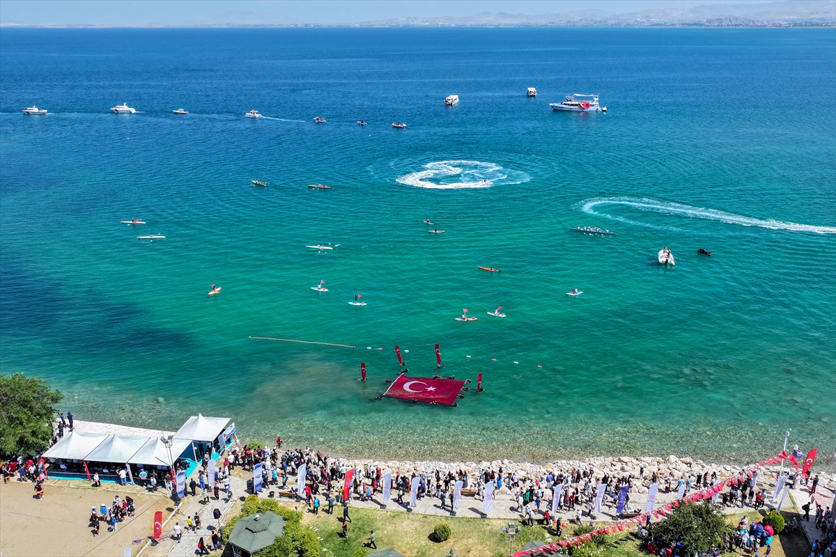Van Denizi Su Sporları Festivali başladı: Terörsüz Türkiye vurgusu