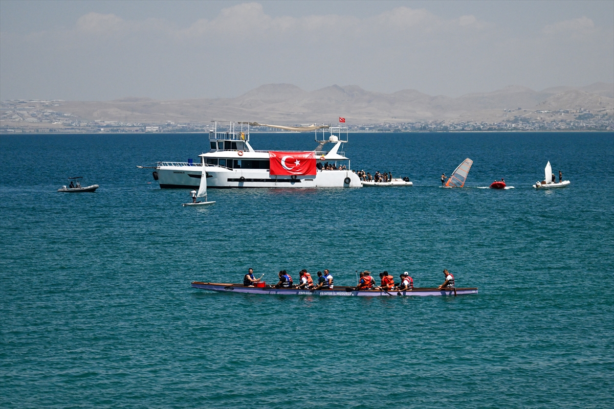 Van Denizi Su Sporları Festivali başladı: Terörsüz Türkiye vurgusu