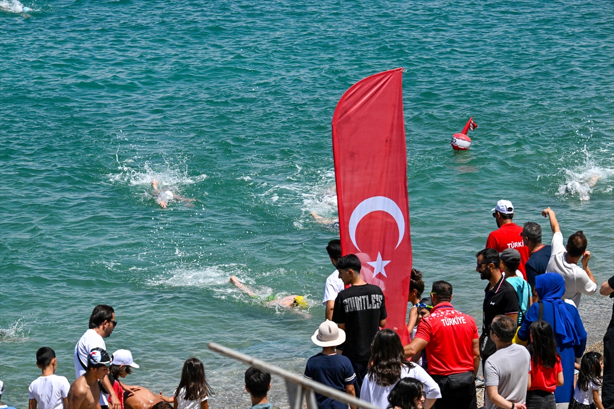 Van Denizi Su Sporları Festivali başladı: Terörsüz Türkiye vurgusu