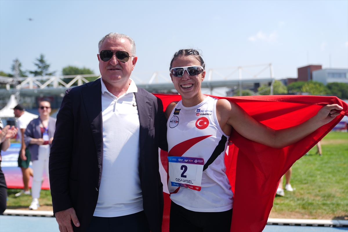 Bakan Bak, milli pentatlet İlke Özyüksel Mihrioğlu'nun Avrupa şampiyonluğunu değerlendirdi: