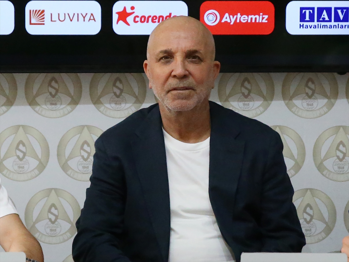 Başkan Çavuşoğlu: Alanyaspor gençlere yatırım yapıyor