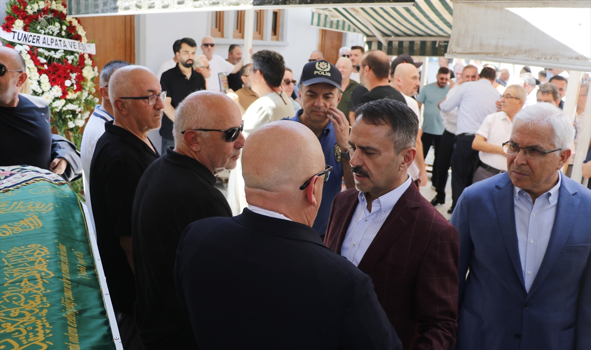 Sinema Genel Müdürü Birol Güven'in annesi Kocaeli'de defnedildi