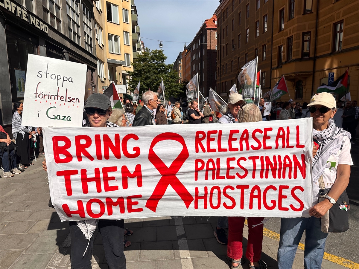 Stockholm'de İsrail'in Gazze ve Lübnan saldırıları protesto edildi