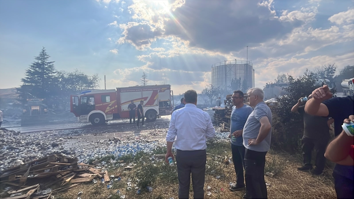 Ankara Çubuk'ta su tesisine sıçrayan yangın söndürüldü
