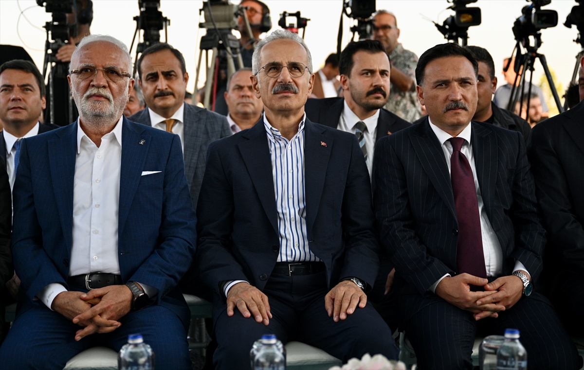 Bakan Uraloğlu: Ankara-Kayseri hızlı tren 1 saat 45 dakika
