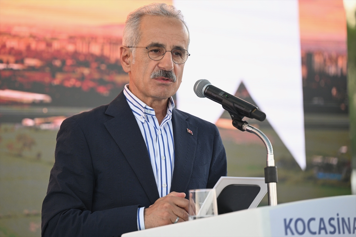 Bakan Uraloğlu: Ankara-Kayseri hızlı tren 1 saat 45 dakika