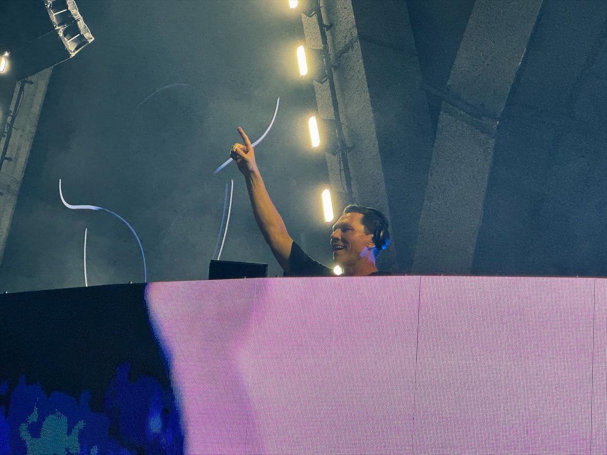 Grammy ödüllü DJ Tiesto: İstanbul Festivali'nde sahne aldı