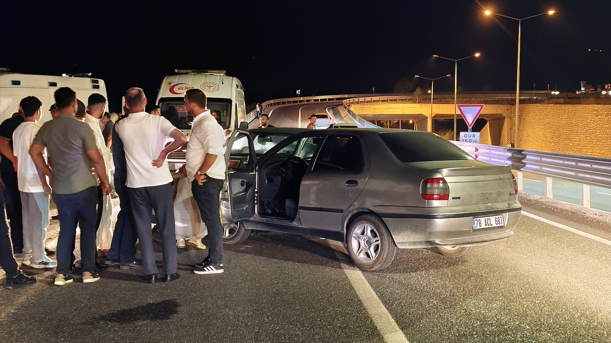 Karabük'te iki ayrı trafik kazası: 10 kişi yaralandı
