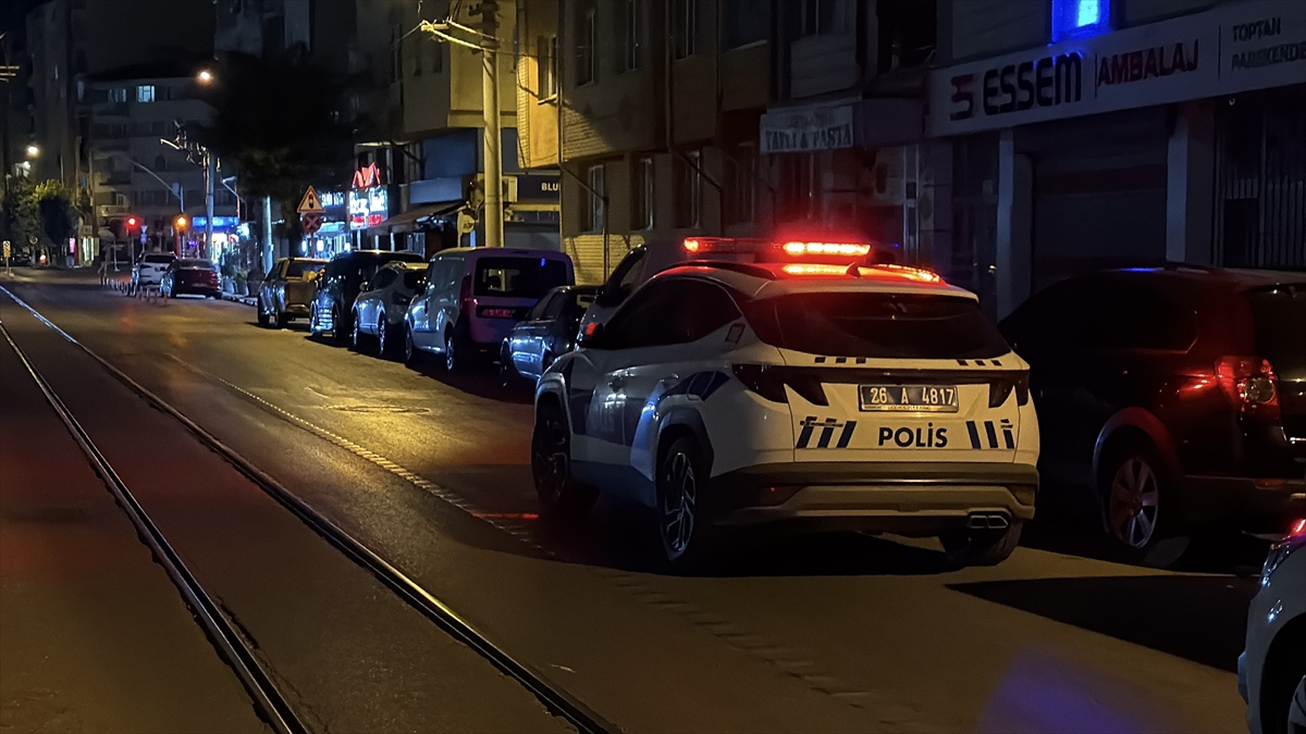 Eskişehir'de bıçaklı kavga: İki kişi yaralandı, bir şüpheli yakalandı