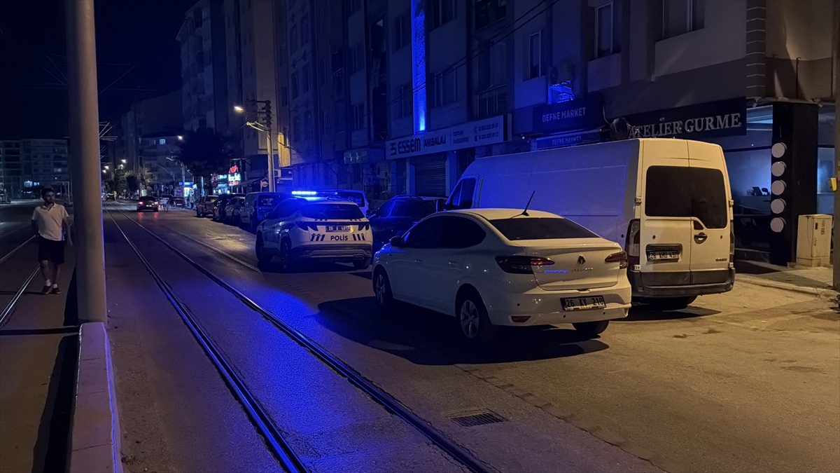 Eskişehir'de bıçaklı kavga: İki kişi yaralandı, bir şüpheli yakalandı