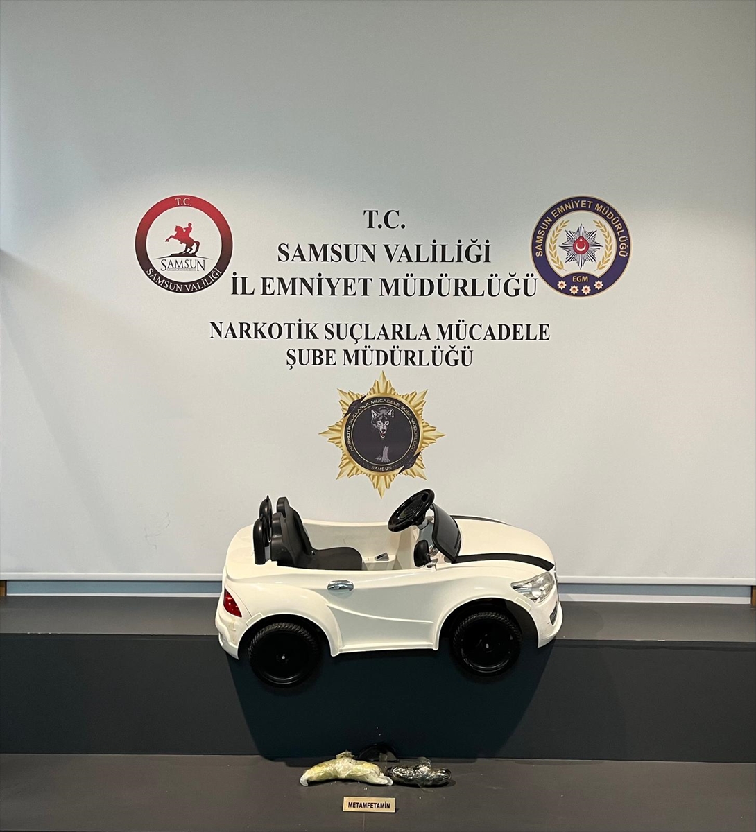 Samsun'da akülü arabada 705 gram uyuşturucu yakalandı