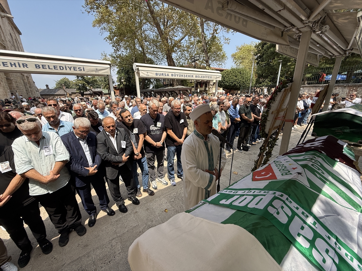 Haluk Erdem: Eski Milli Futbolcu Bursa'da Son Yolculuğuna Uğurlandı