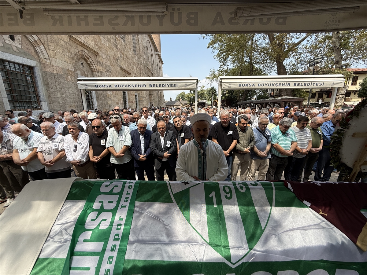 Haluk Erdem: Eski Milli Futbolcu Bursa'da Son Yolculuğuna Uğurlandı