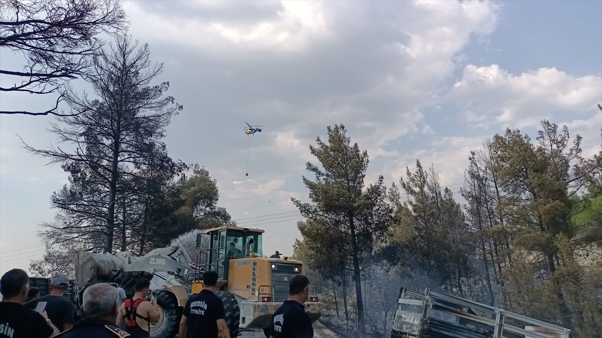GÜNCELLEME - Mersin'de 3 aracın karıştığı kazada 1 kişi öldü, 1 kişi yaralandı
