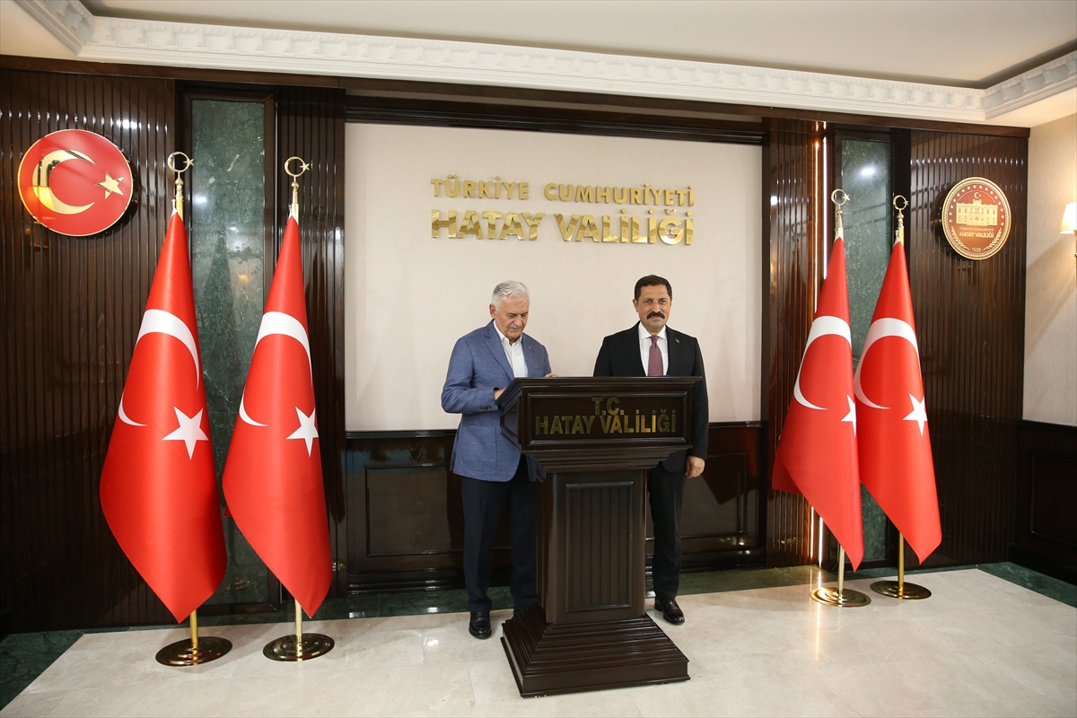 Binali Yıldırım: Hatay'da deprem sonrası kent ziyaretleri