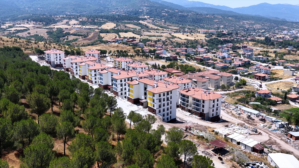 Bakan Kurum: Sındırgı deprem konutları anahtarları teslim edilecek