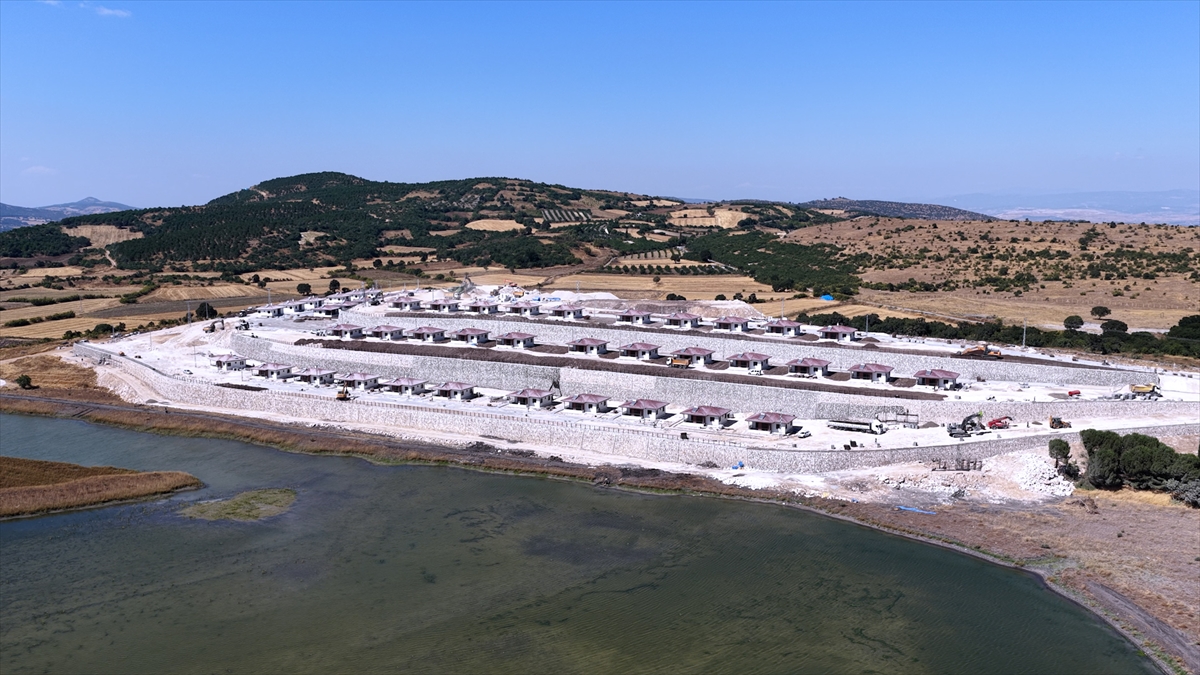 Bakan Kurum: Sındırgı deprem konutları anahtarları teslim edilecek