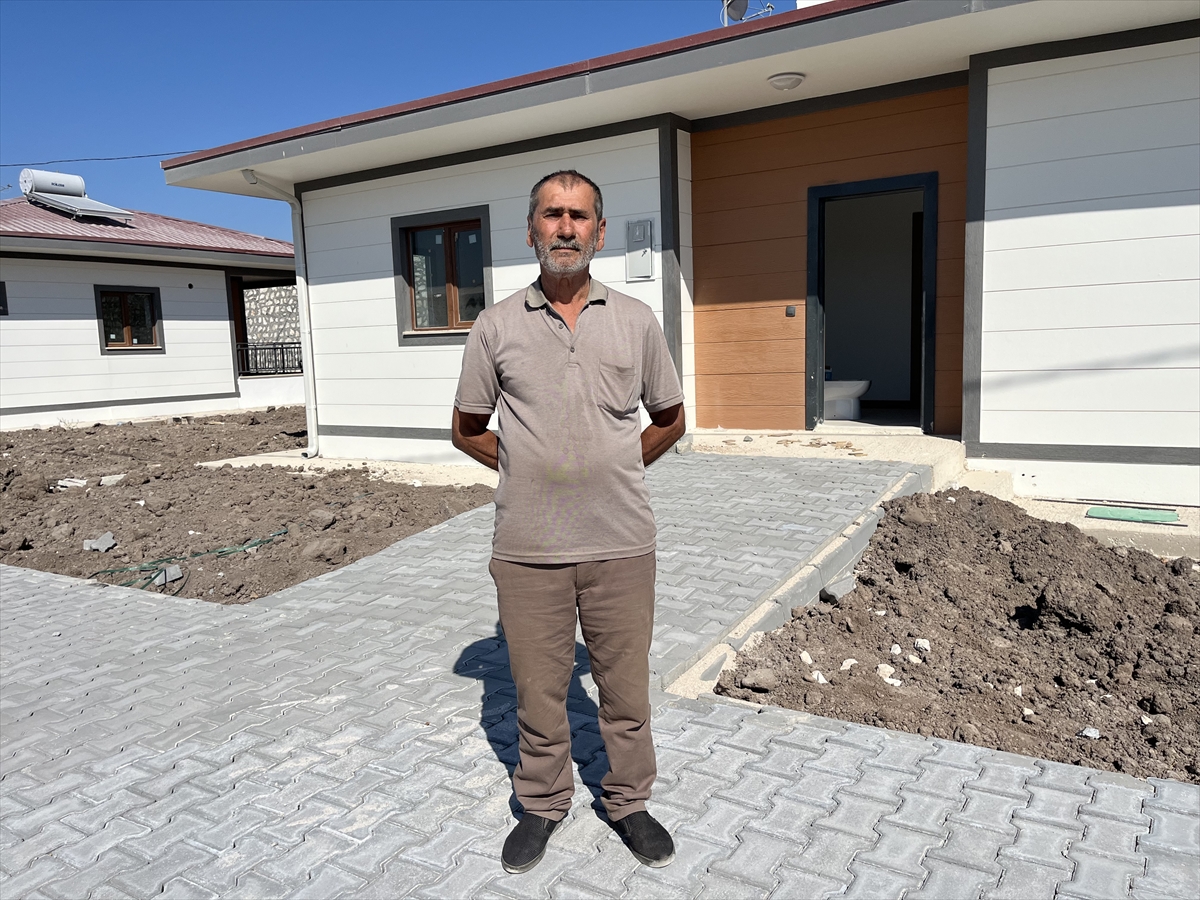 Bakan Kurum: Sındırgı deprem konutları anahtarları teslim edilecek