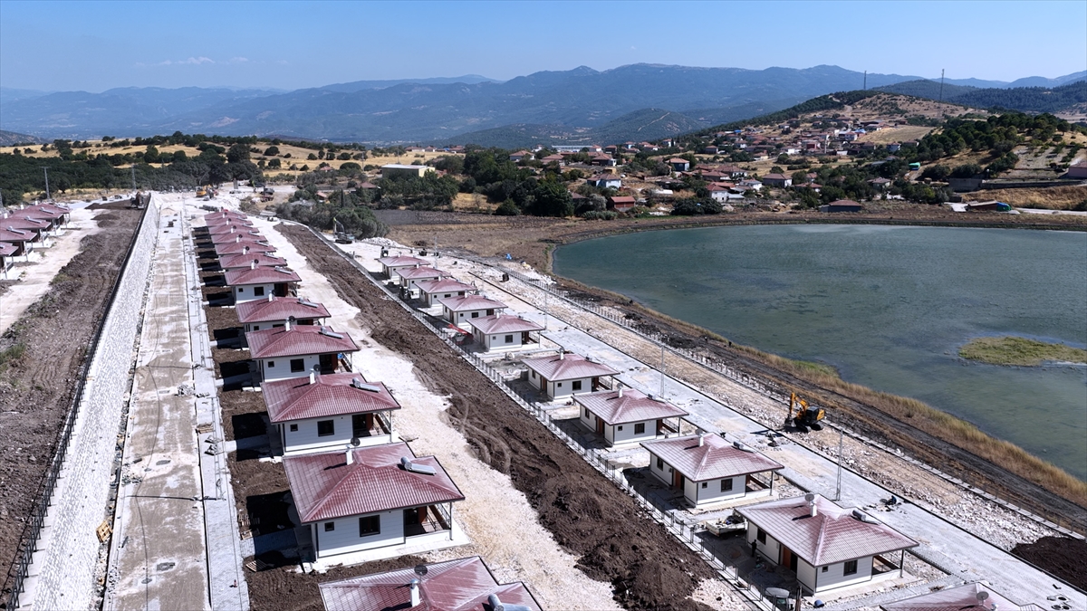 Bakan Kurum: Sındırgı deprem konutları anahtarları teslim edilecek