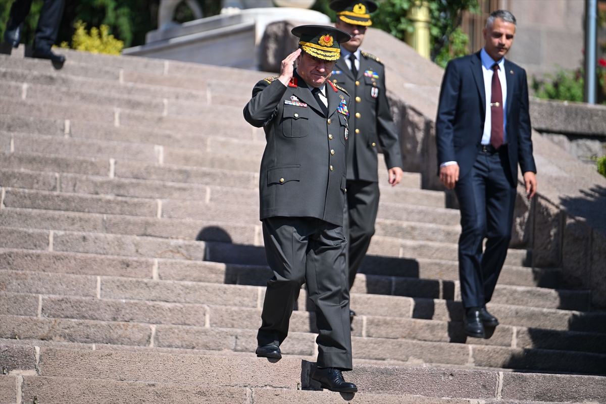 Genelkurmay Başkanı Orgeneral Bayraktaroğlu, Somali Genelkurmay Başkanı Tuğgeneral Mohamud ile görüştü
