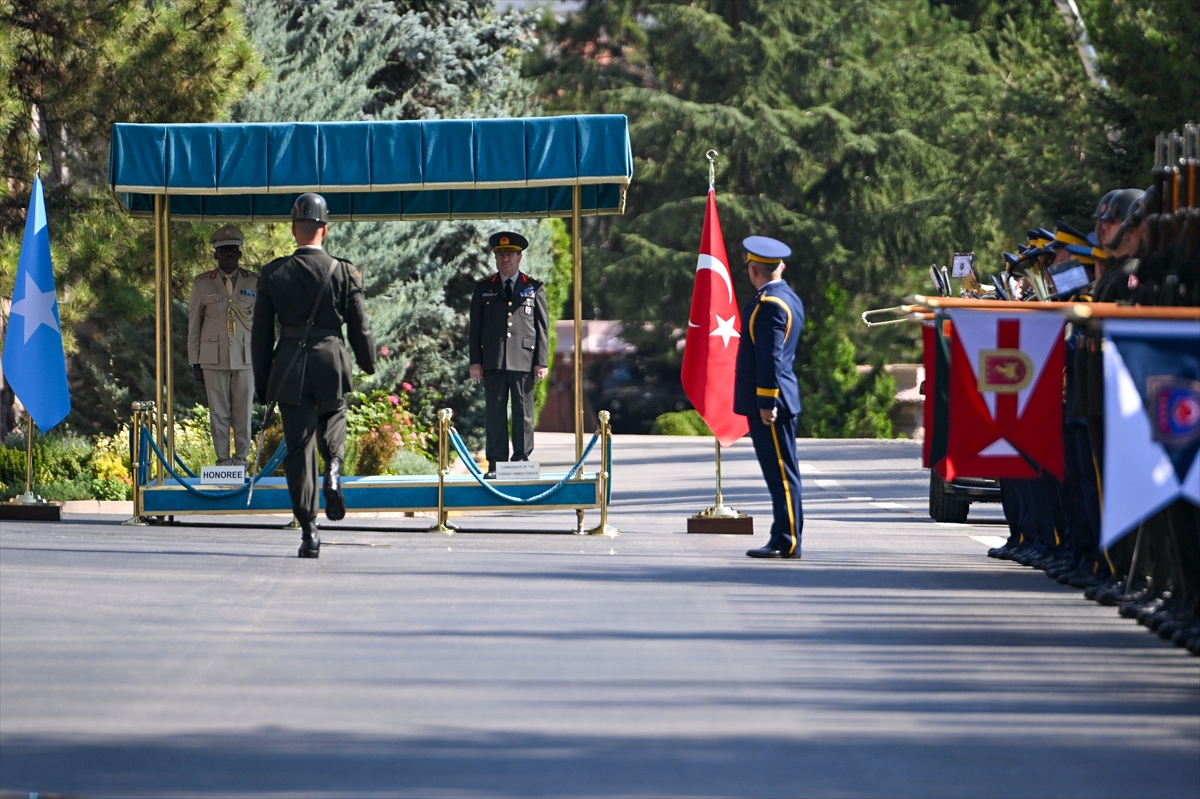Genelkurmay Başkanı Orgeneral Bayraktaroğlu, Somali Genelkurmay Başkanı Tuğgeneral Mohamud ile görüştü