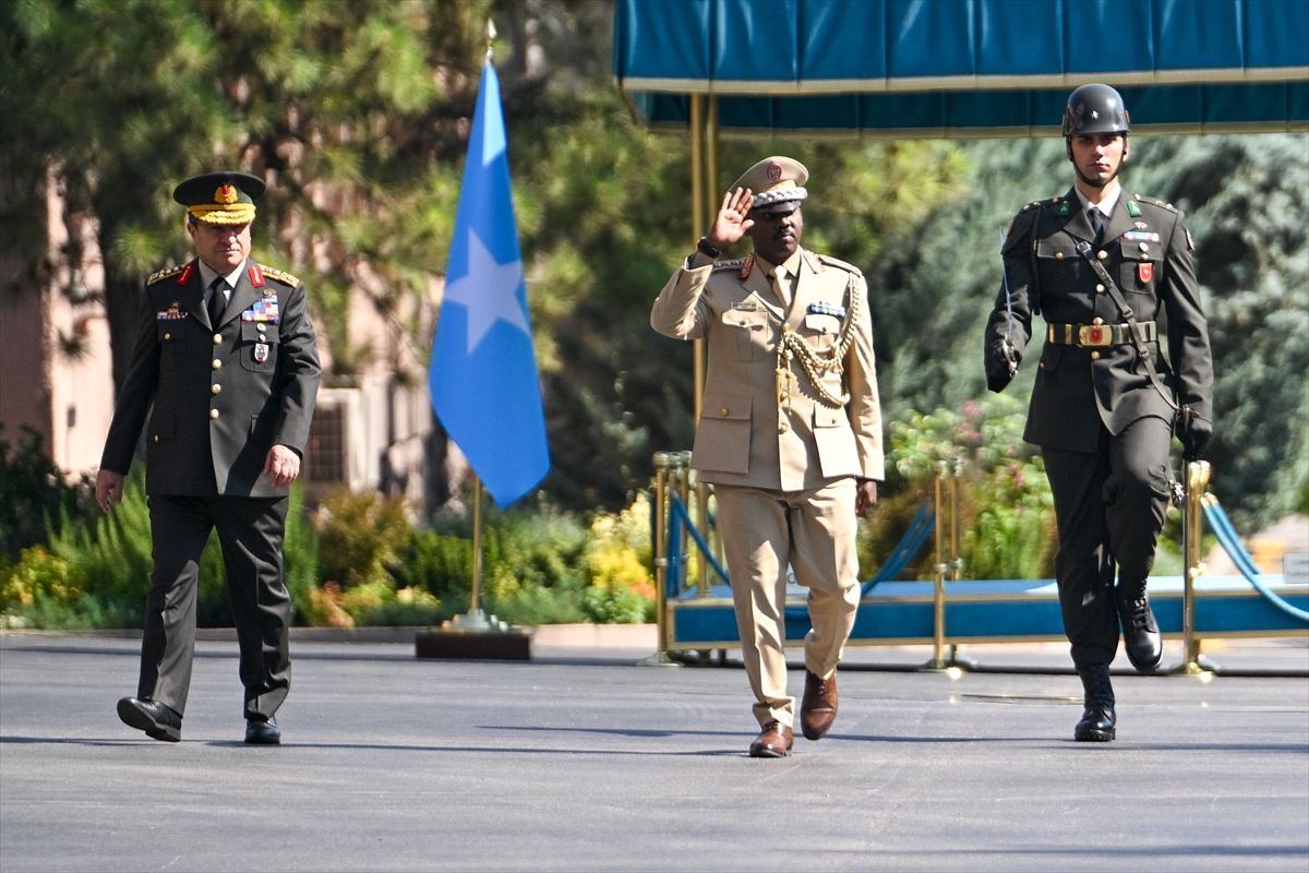 Genelkurmay Başkanı Orgeneral Bayraktaroğlu, Somali Genelkurmay Başkanı Tuğgeneral Mohamud ile görüştü