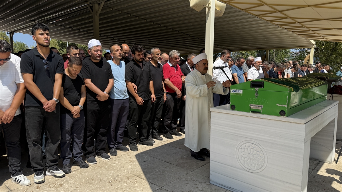 Boğularak hayatını kaybeden hakem defnedildi